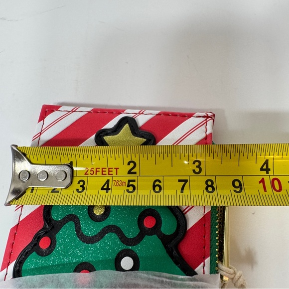 Loungefly Sanrio Exclusive Pompompurin Santa Hat Large Card Holder - Picture 11 of 11